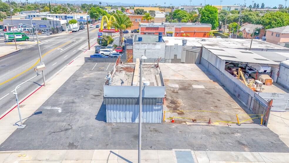 More Photos Of 3500 Gage Ave, Bell Auto Dealership For Sale