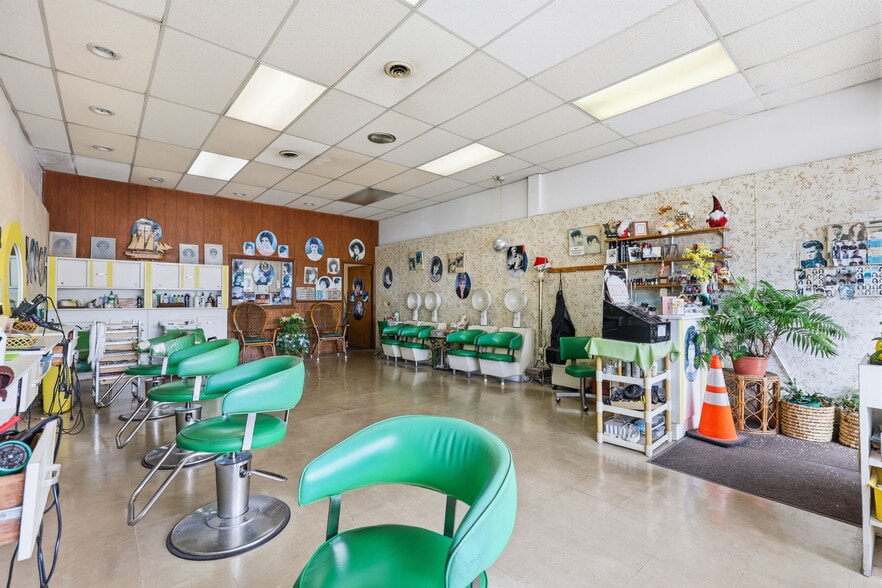 More Photos Of 6933 Ludlow St, Upper Darby Storefront For Sale