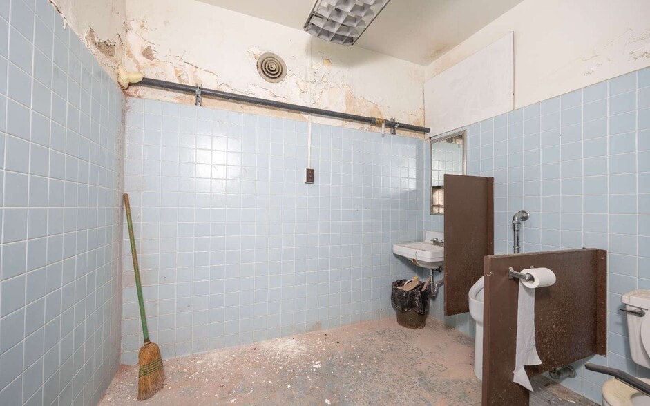 More Photos Of 400 S Ohio Ave, Live Oak Post Office For Sale