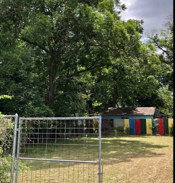 More Photos Of 1807 Mission Rd, San Antonio Freestanding For Sale