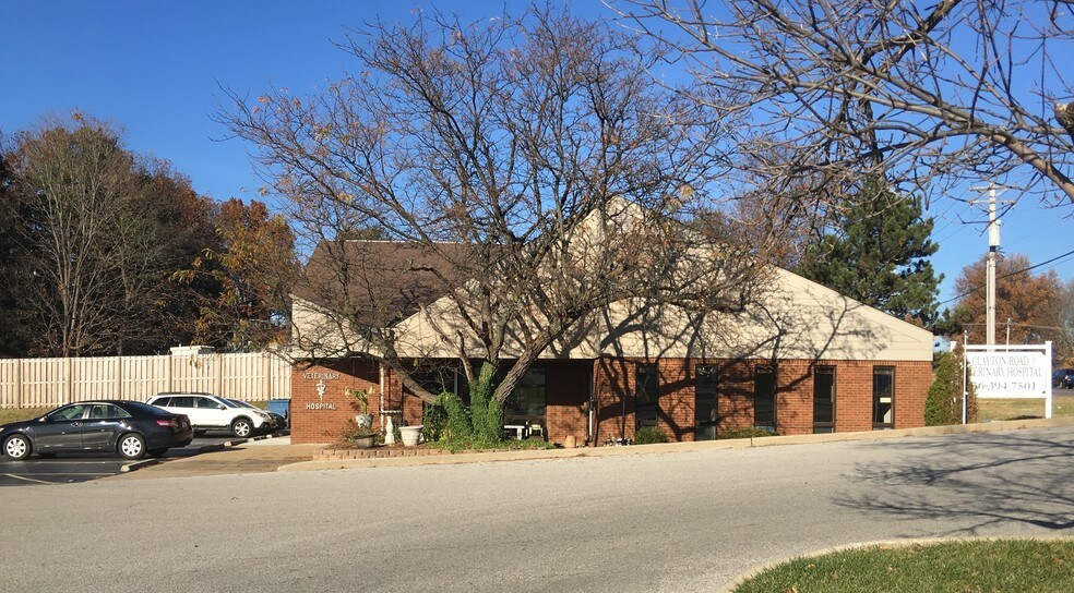 More Photos Of 14815-14847 Clayton Rd, Chesterfield Unknown For Lease