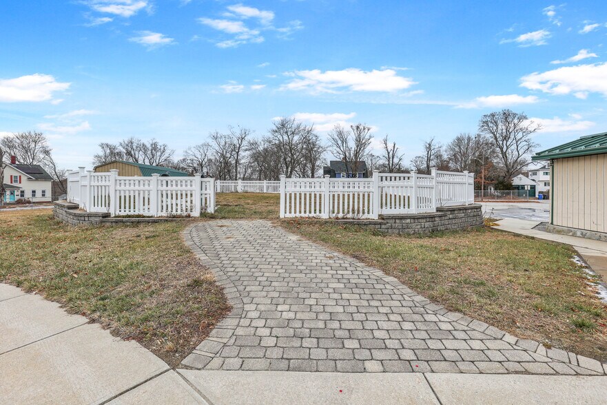 More Photos Of 651 Norwich Rd, Plainfield Schools For Sale