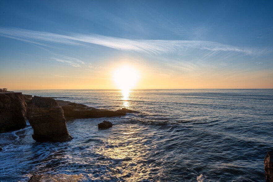 More Photos Of 4741 Point Loma Ave, San Diego Storefront Retail Residential For Sale