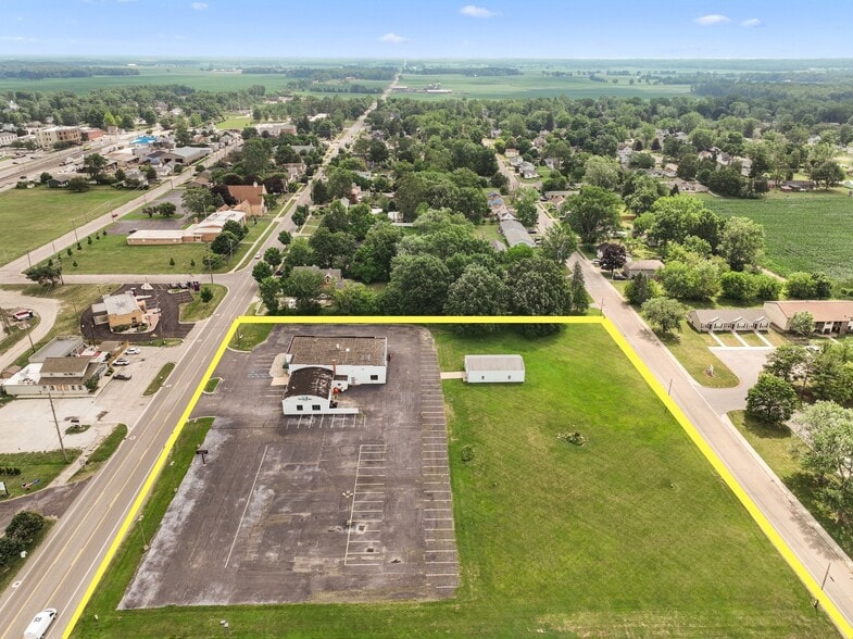 More Photos Of 6736 Us Highway 12, Three Oaks Auto Dealership For Sale