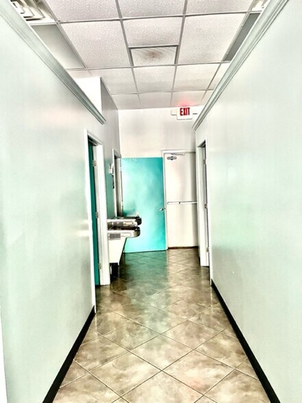 More Photos Of 5725 State Bridge Rd, Johns Creek Freestanding For Lease