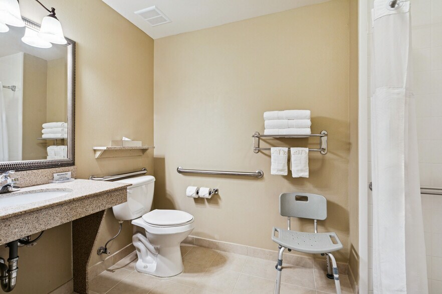 More Photos Of 130 Holiday Blvd, Covington Hotel For Sale