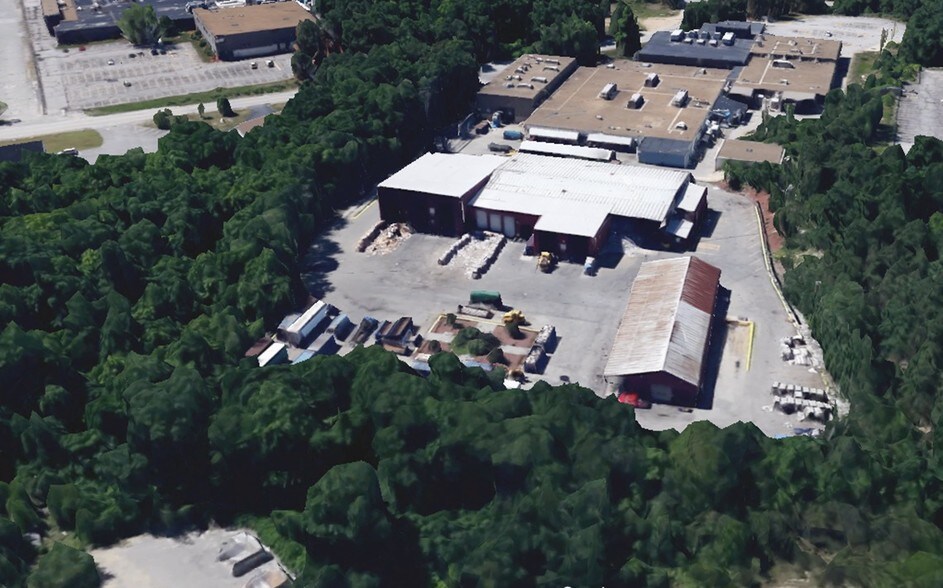 More Photos Of 18 Water Works Dr, Hooksett Warehouse For Lease