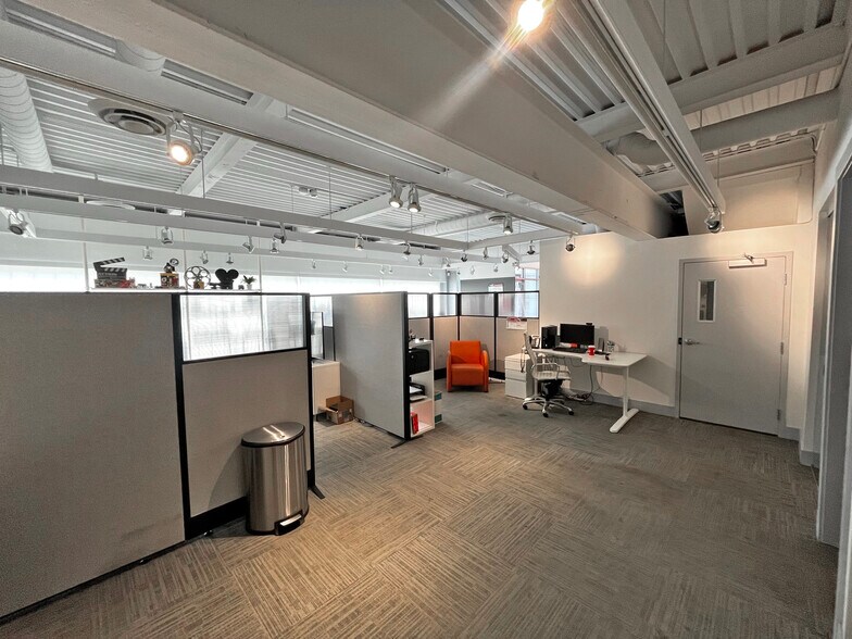 More Photos Of 1457-1469 Venables St, Vancouver Showroom For Lease