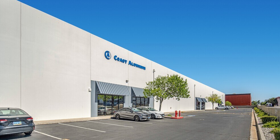 More Photos Of 3245 E Patrick Ln, Las Vegas Warehouse For Lease