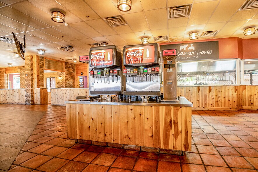 More Photos Of 3301 Cypress Creek Pky, Houston Restaurant For Lease