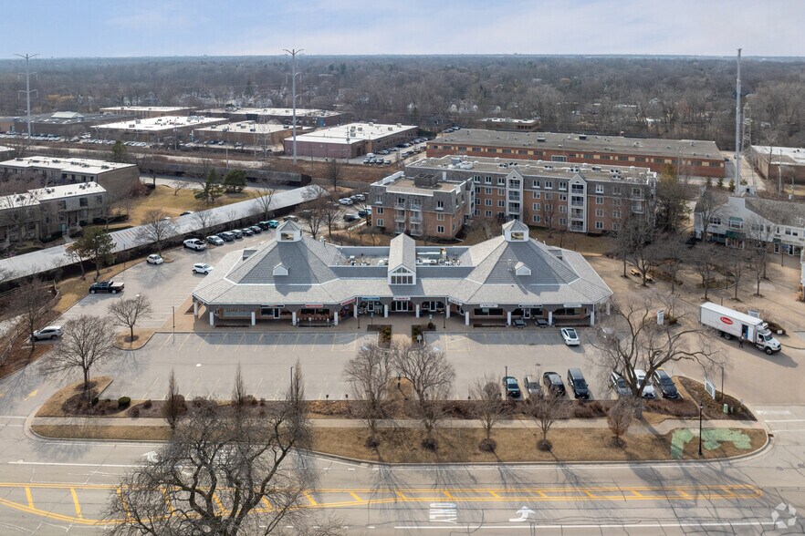 More Photos Of 300-310 Happ Rd, Northfield Unknown For Lease