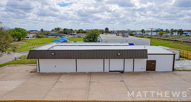 More Photos Of 16628 Sea Lark Rd, Houston Flex For Lease