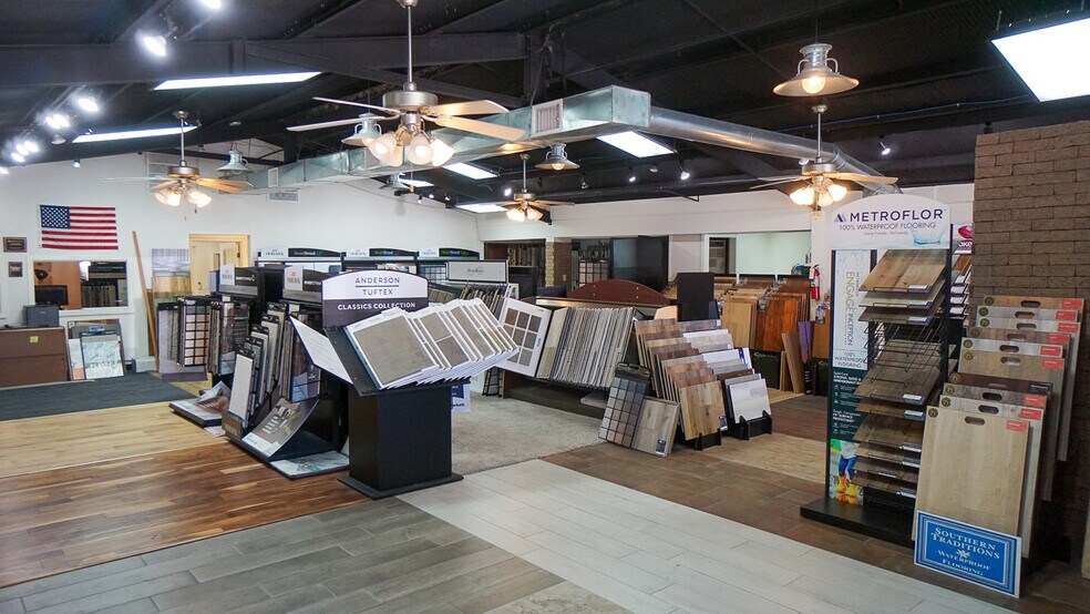 More Photos Of 807 Mcphaul St, Austin Warehouse For Lease