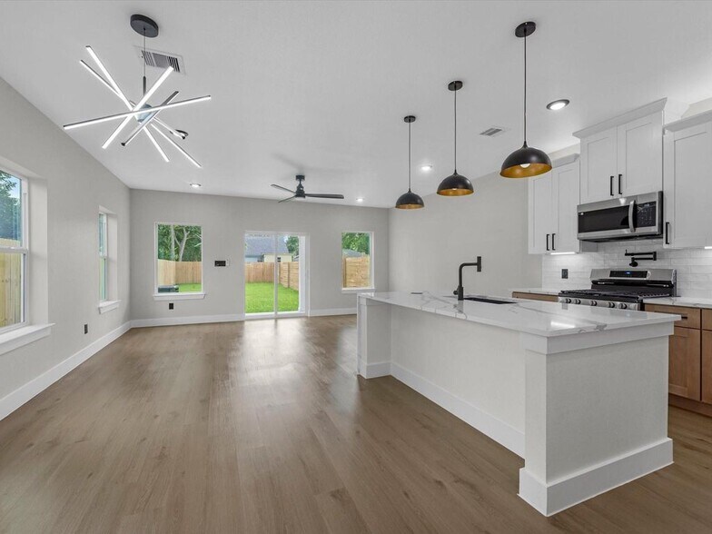 More Photos Of 1030 Reverend B J Lewis dr, Houston Apartments For Sale