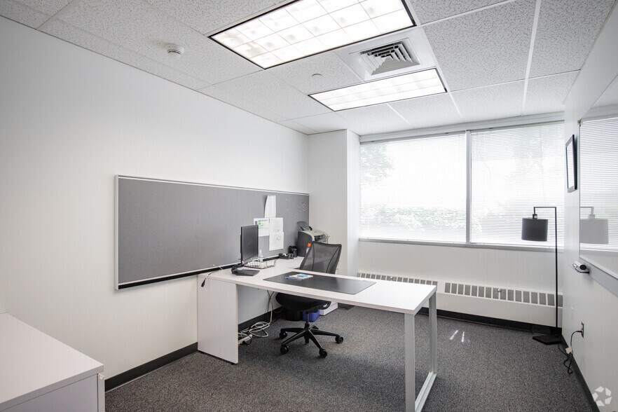 More Photos Of 145 Pinelawn Rd, Melville Office For Lease