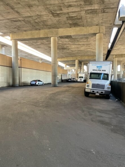 More Photos Of 1816 Oak St, Los Angeles Land For Lease