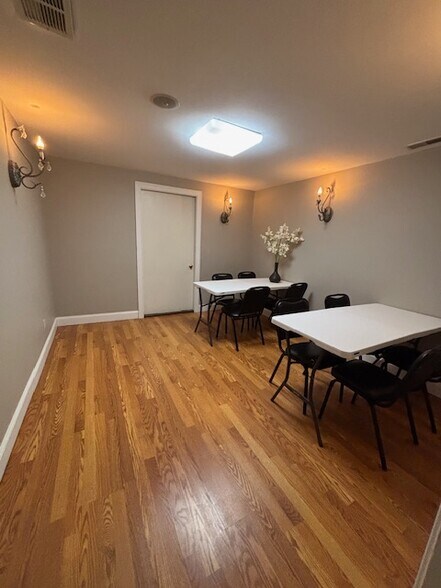 More Photos Of 6600 Grand Central Ave, Vienna Freestanding For Lease