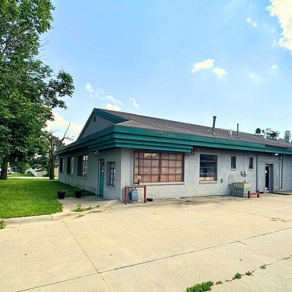 More Photos Of 2205 Haskell Ave, Lawrence Warehouse For Sale