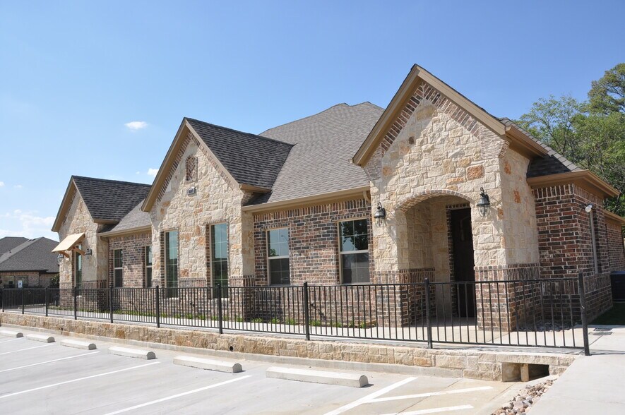 More Photos Of 8609 Mid Cities Blvd, North Richland Hills Office For Lease
