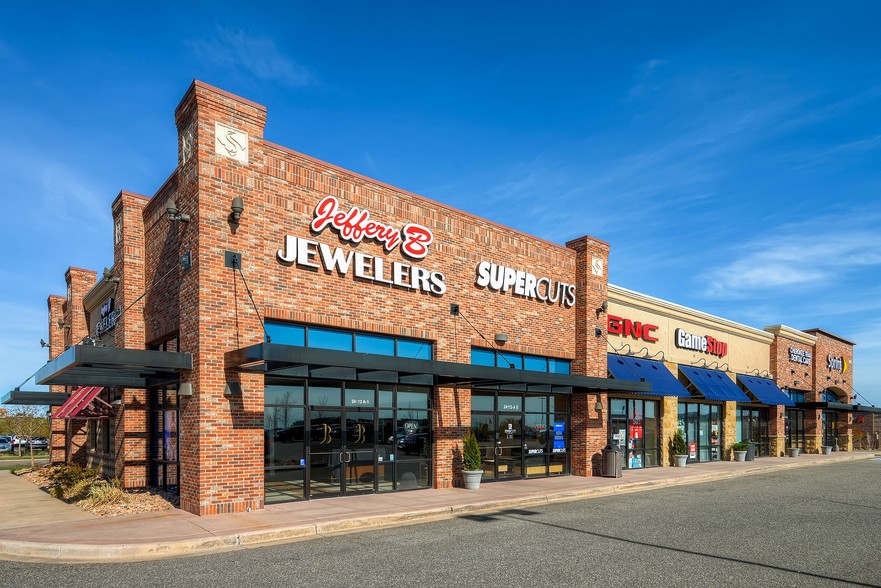 More Photos Of 24112 E Orchard Rd, Aurora Freestanding For Lease