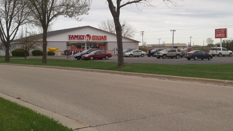 More Photos Of 347 E Highland Dr, Oconto Falls Freestanding For Lease