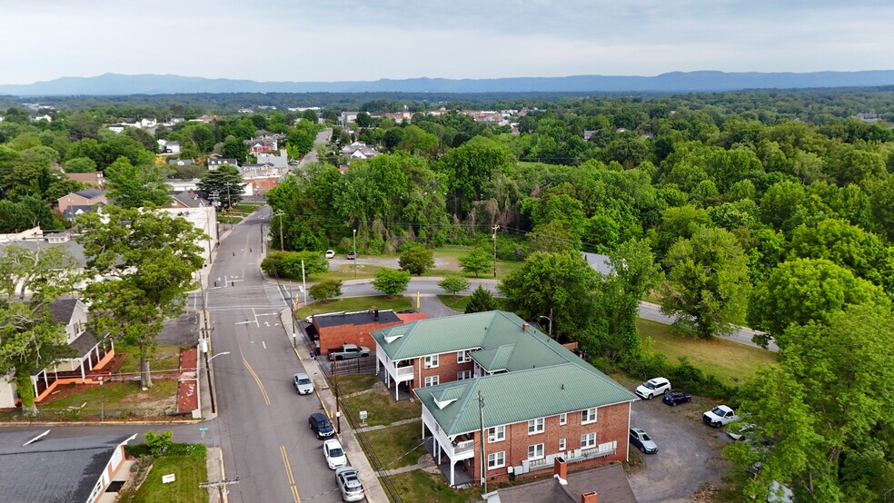 More Photos Of 1007 S Main St, Mount Airy Apartments For Sale