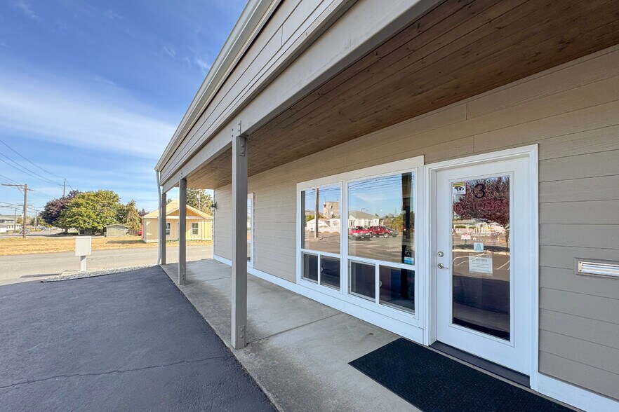 More Photos Of 495 Spruce St, Sequim Office For Sale
