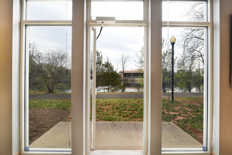 More Photos Of 46175 Westlake Dr, Sterling Medical For Lease