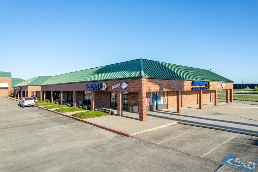 More Photos Of 14001-14065 Delany Rd, La Marque Unknown For Lease