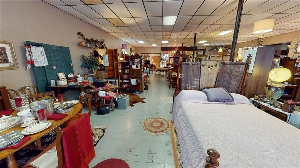 More Photos Of 116 N Illinois St, Chrisman Storefront Retail Residential For Sale