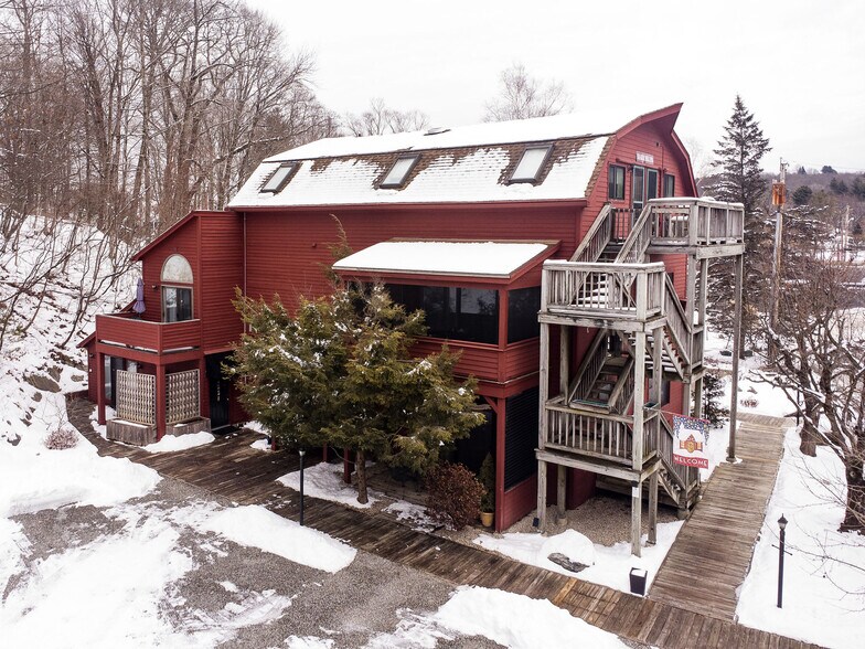 More Photos Of 2 Oak St, West Stockbridge Hospitality For Sale