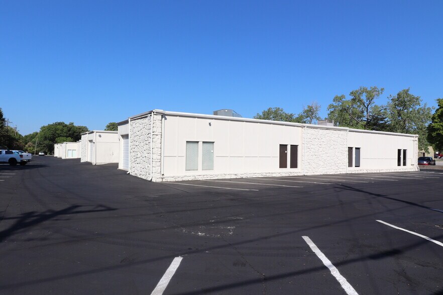 More Photos Of 5401 S Sheridan Rd, Tulsa Service For Lease