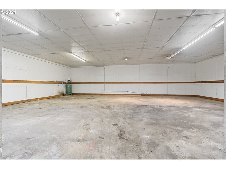 More Photos Of 1845 N 1st Pl, Hermiston Warehouse For Sale