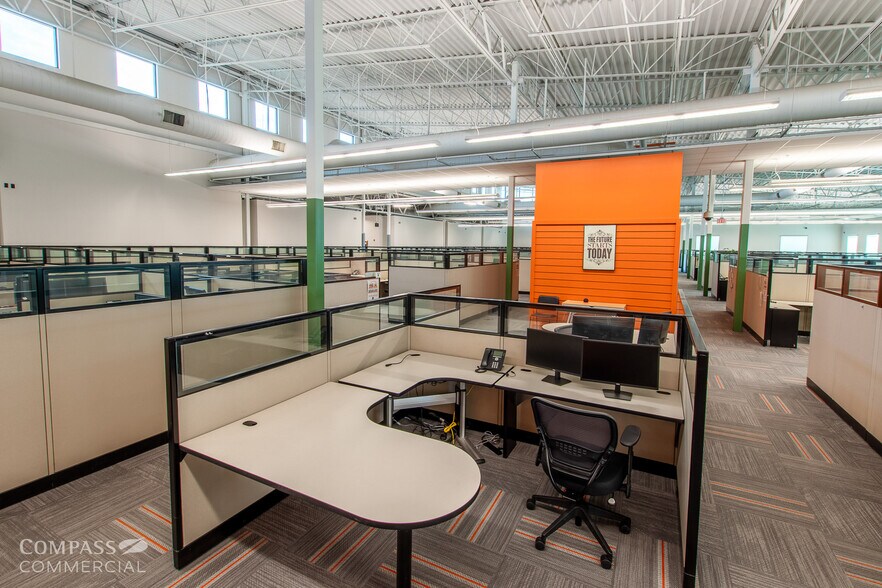 More Photos Of 2999 SW 6th St, Redmond Office For Lease