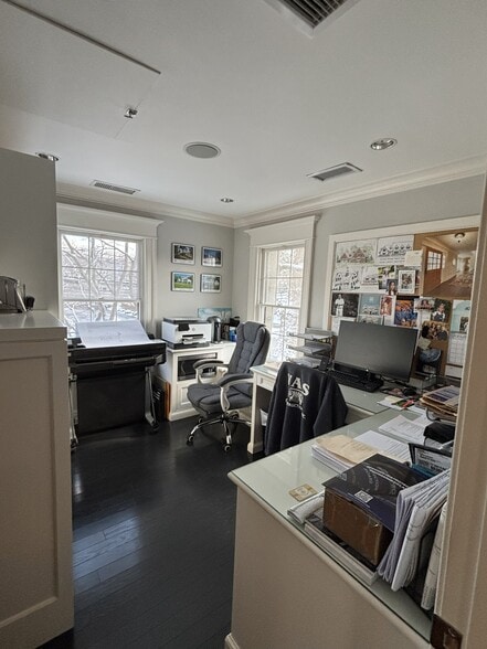 More Photos Of 20 Old Kings Hwy, Darien Medical For Sale