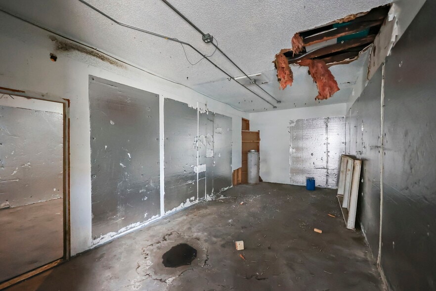 More Photos Of 6216 Crenshaw Blvd, Los Angeles Office For Sale