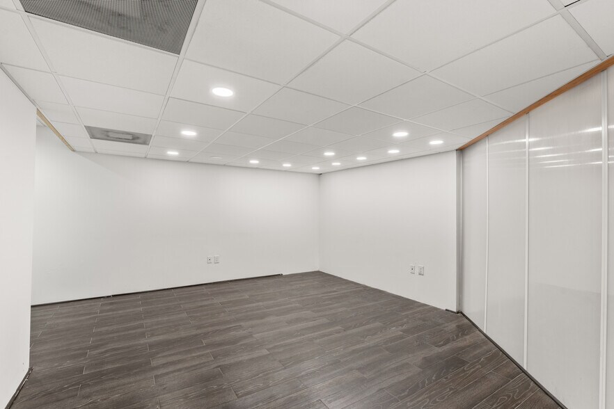 More Photos Of 3075 NW South River Dr, Miami Storefront Retail Office For Lease