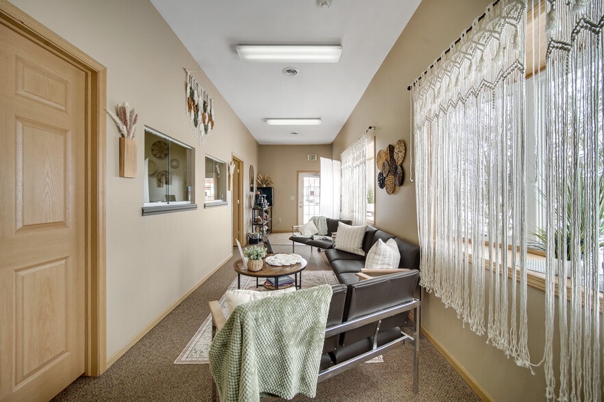 More Photos Of 165 E Robbins St, Wheatfield Medical For Sale