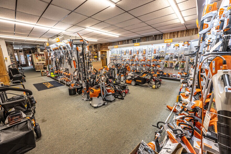 More Photos Of 300 S 2nd St, Lincoln General Retail For Sale