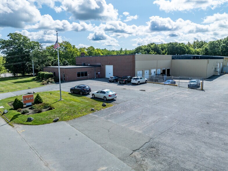 More Photos Of 10 Mozzone Blvd, Taunton Warehouse For Lease