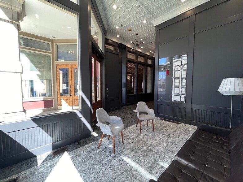 More Photos Of 326-328 S High St, Columbus Office Residential For Lease