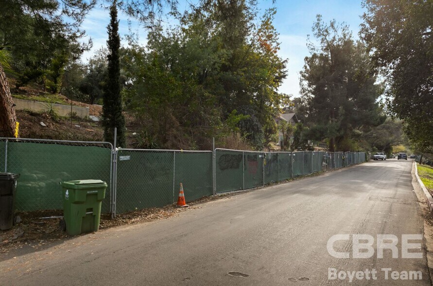 More Photos Of 1104-1114 Oak Grove Dr, Los Angeles Land For Sale