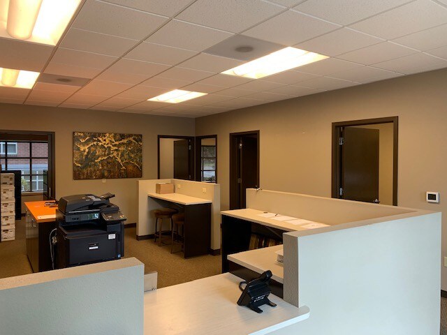 More Photos Of 3710 Grandview St, Gig Harbor Office For Sale