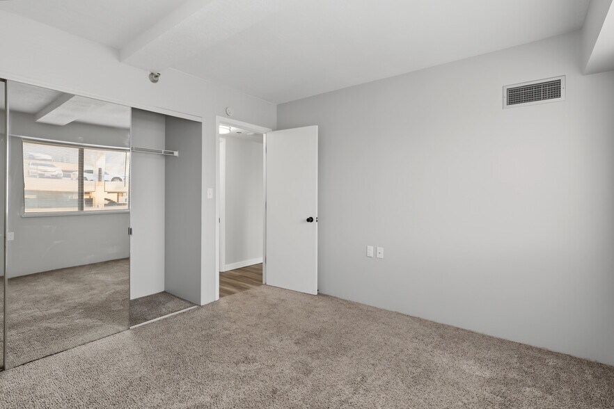 More Photos Of 615 Park St, Des Moines Apartments For Sale