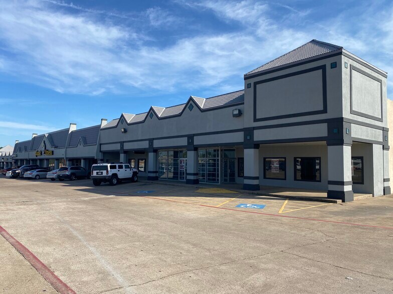 Primary Photo Of 400-460 E Main St, Crowley Storefront For Lease