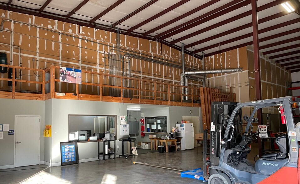 More Photos Of 3841 Ranch Road 620 S, Austin Showroom For Lease