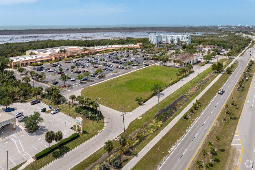 More Photos Of 20291-20351 Summerlin Rd, Fort Myers General Retail For Lease