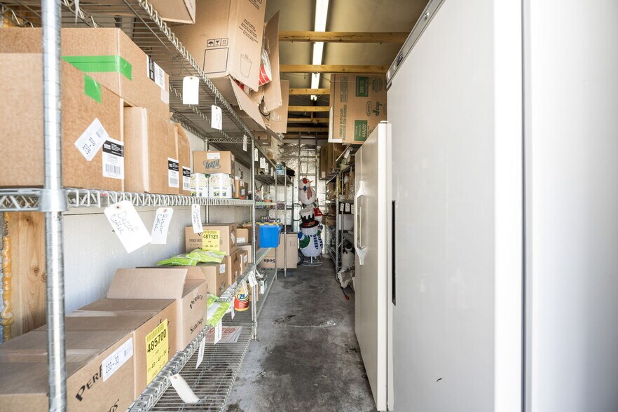 More Photos Of 5701 N Jornada Rd, Las Cruces Service Station For Sale