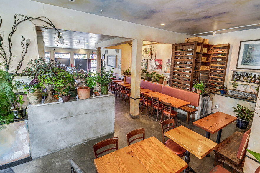 More Photos Of 3401-3405 S Lyndale Ave, Minneapolis Storefront Retail Residential For Sale