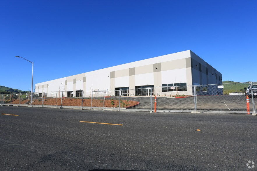 More Photos Of 535 Watt Dr, Fairfield Distribution For Lease